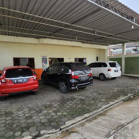 Hotel Metro Kudus Tanggulangin 外观 照片